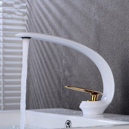 Curve Design Single Handle Faucet