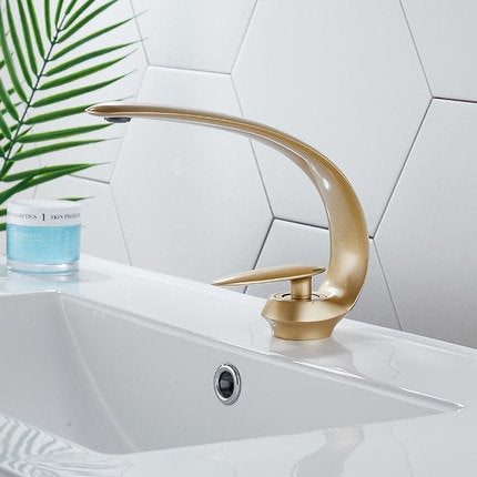 Curve Design Single Handle Faucet